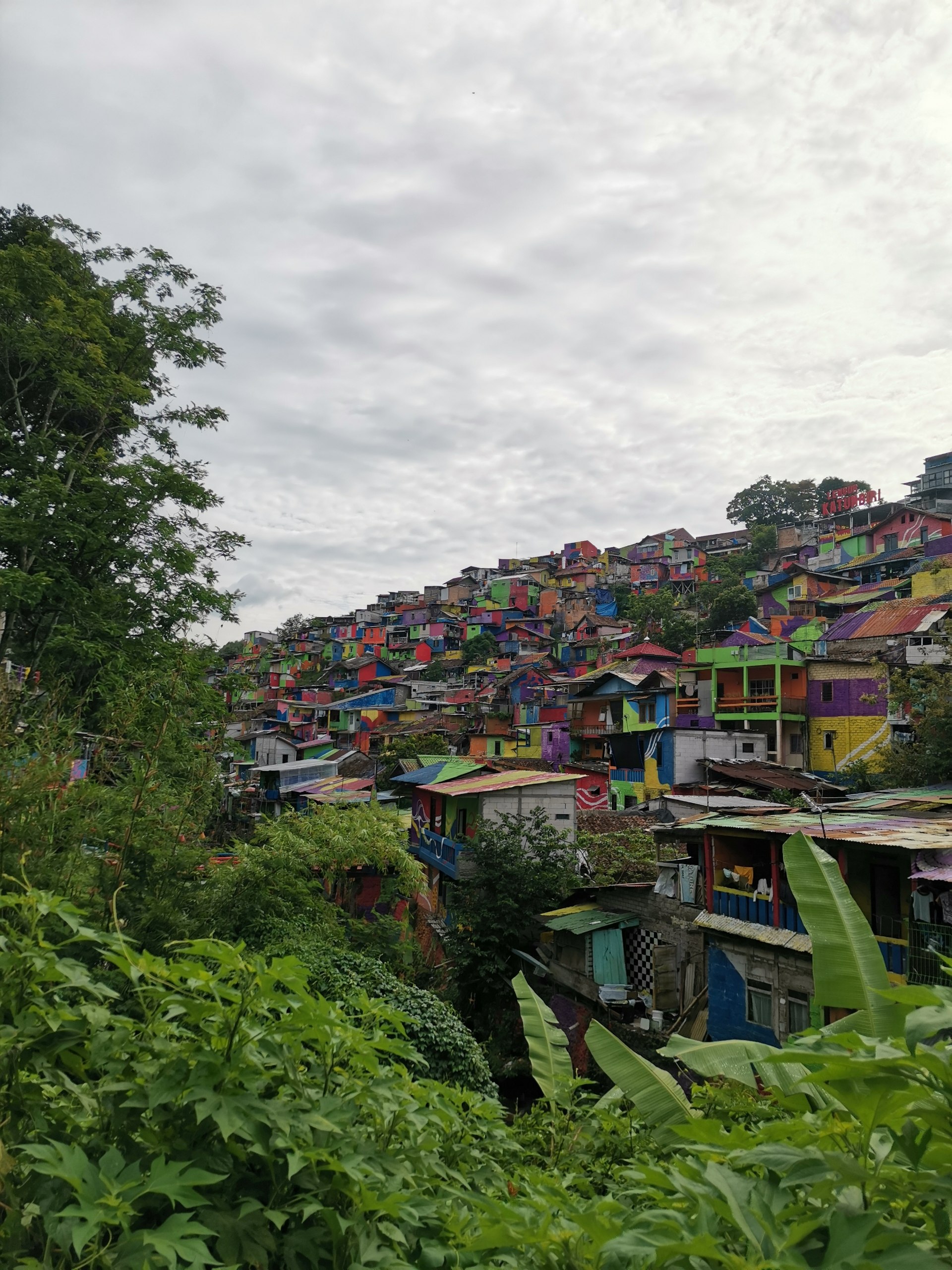 Tangga warna-warni